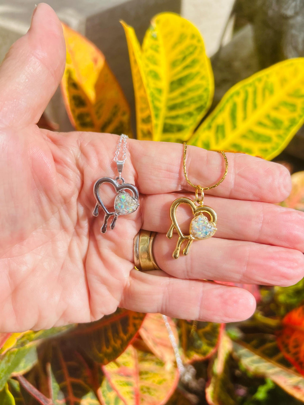 Opal Bleeding Heart Pet Ash Necklace: Stainless Steel Cremation Jewelry,Opal Pet Ash Necklace, Memorial Keepsake, Pendant for Ashes