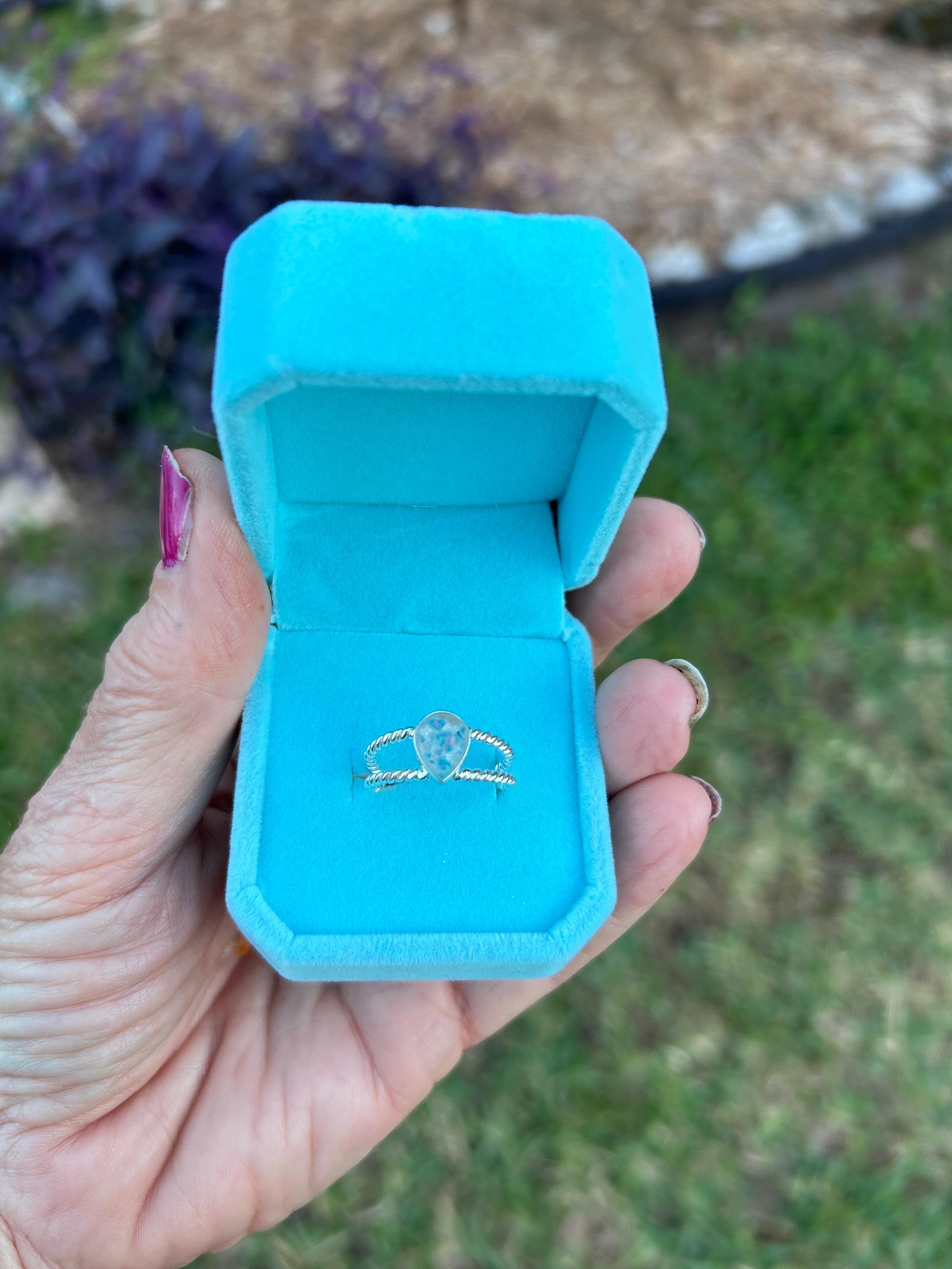 Cremation Ash jewelry, Creamation Ash Ring: Pet Memorial Jewelry, Memorial Keepsake Ring, Meaningful gifts