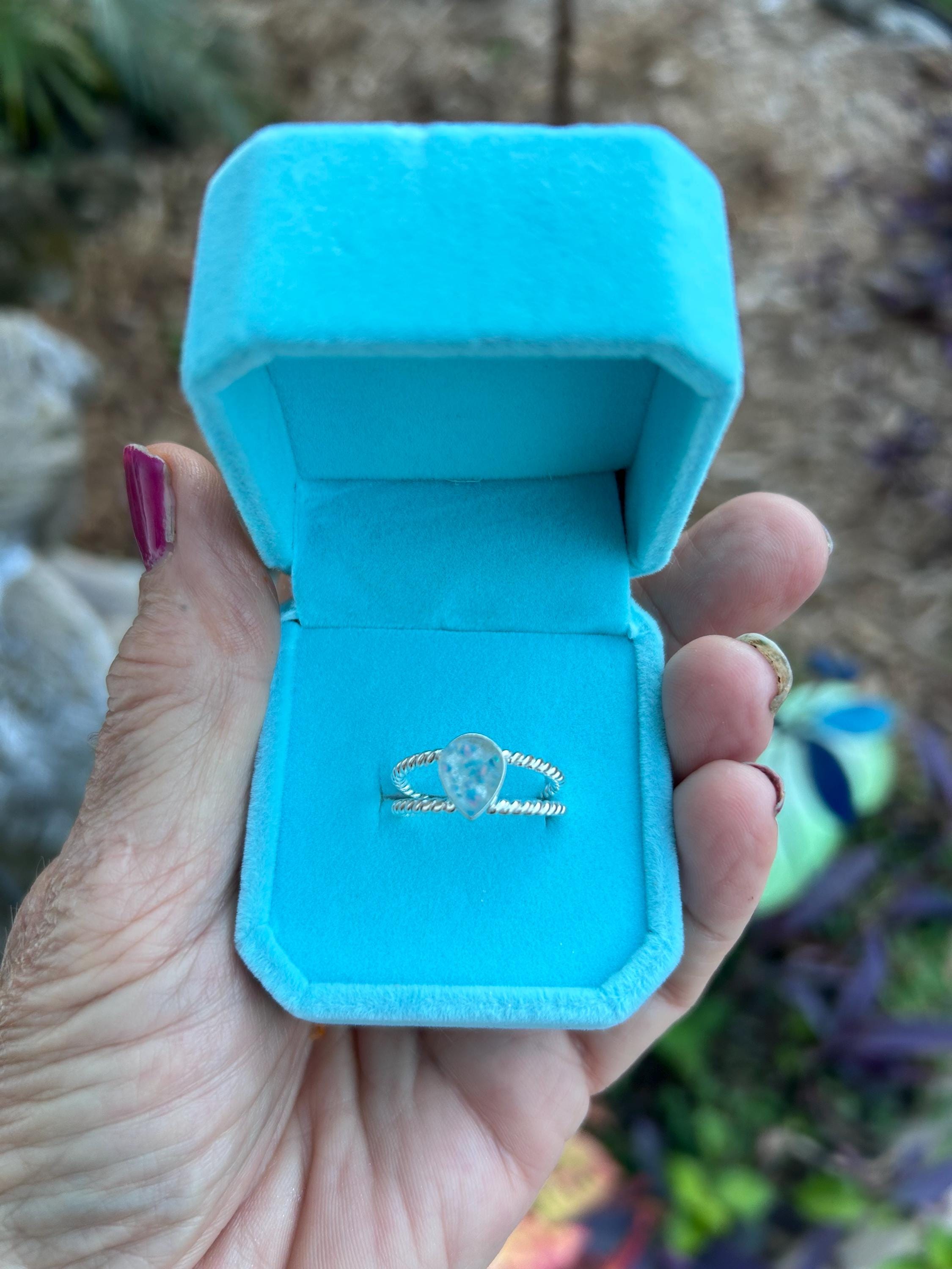 Cremation Ash jewelry, Creamation Ash Ring: Pet Memorial Jewelry, Memorial Keepsake Ring, Meaningful gifts