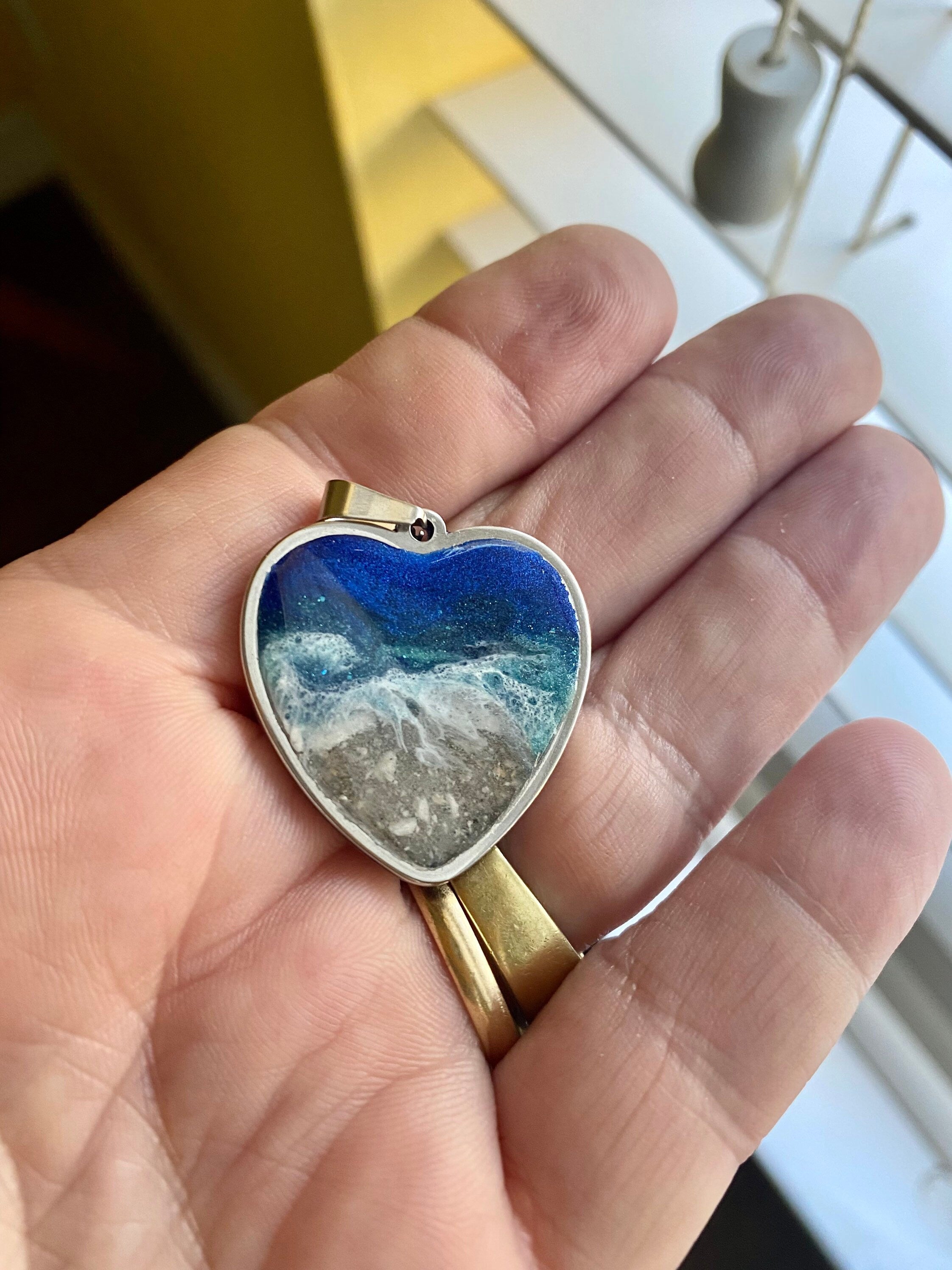 Cremation Ashes Heart Memorial Necklace: Pet Memorial Jewelry, Beach Sand Ashes fur Keepsake, Meaningful Gifts custom memorial